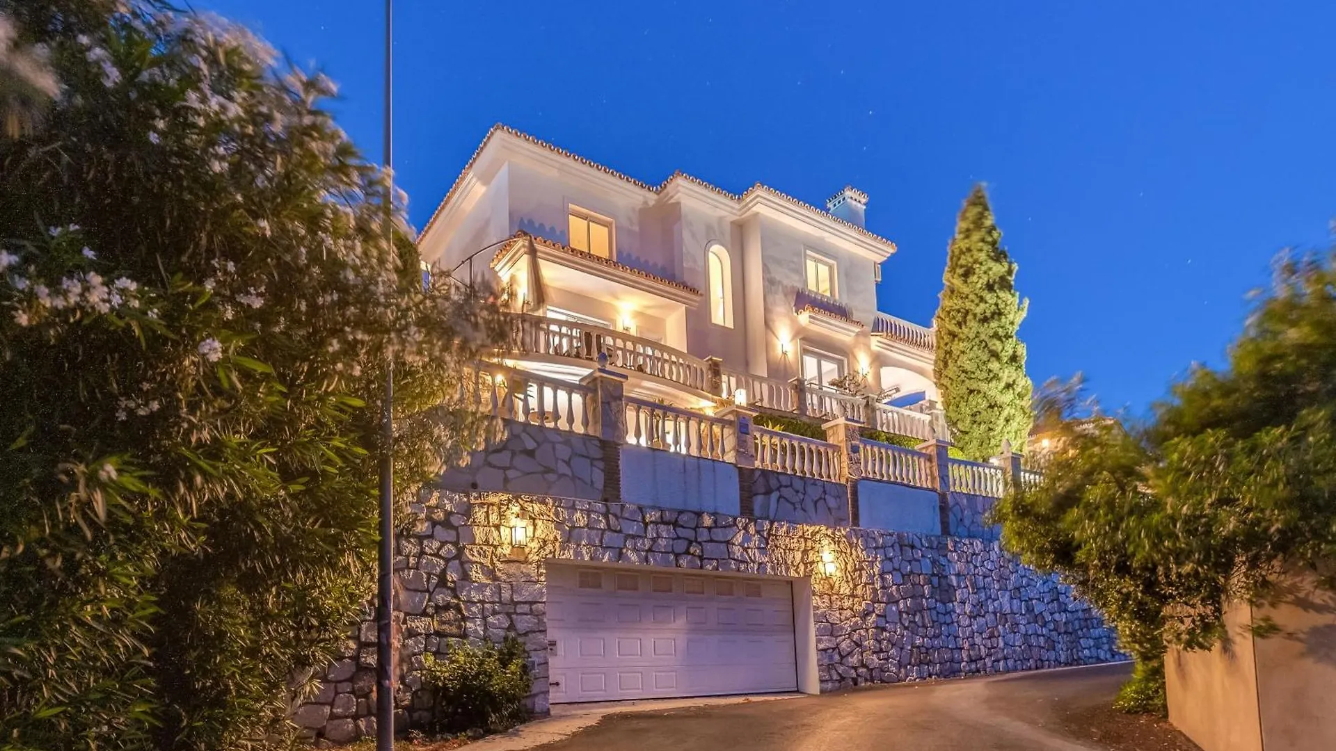 Villa With Sea Views & Heated Pool Benalmadena