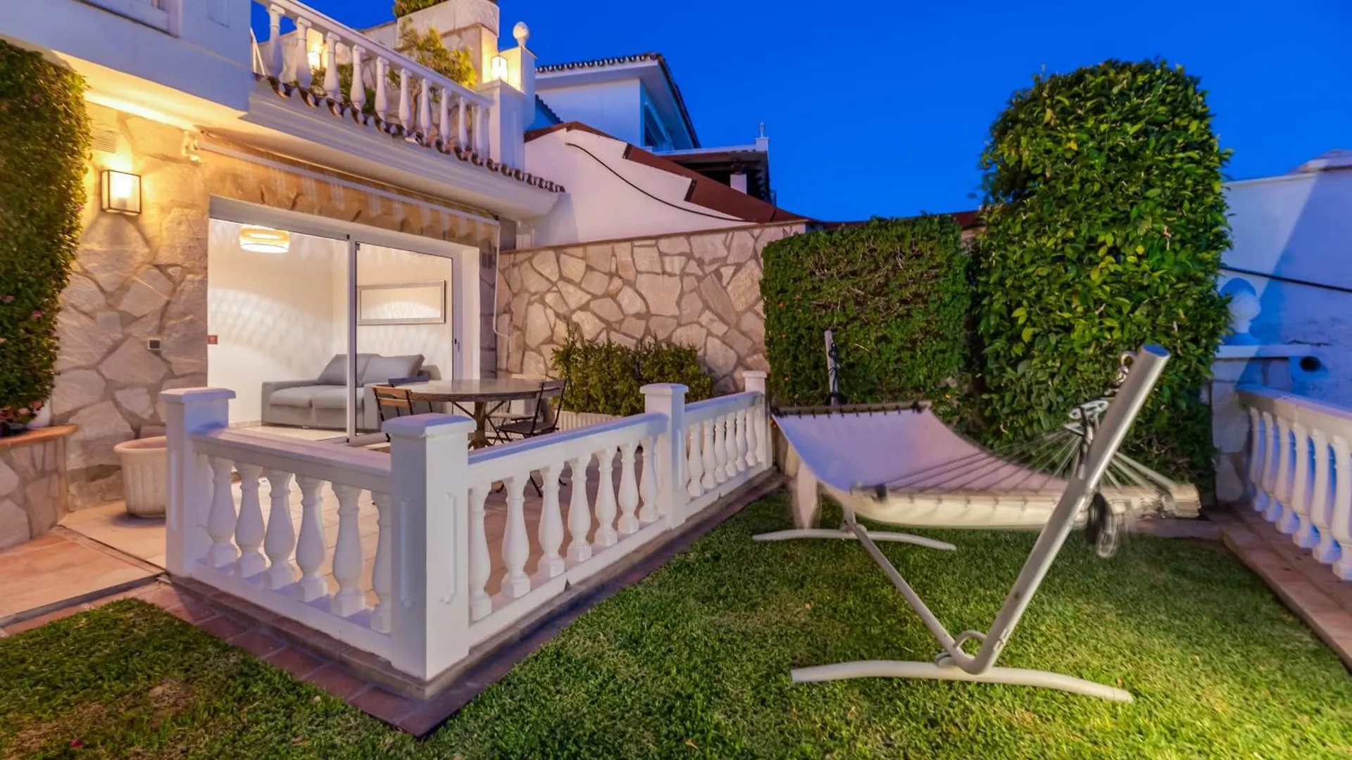 Villa With Sea Views & Heated Pool Benalmadena 0*,
