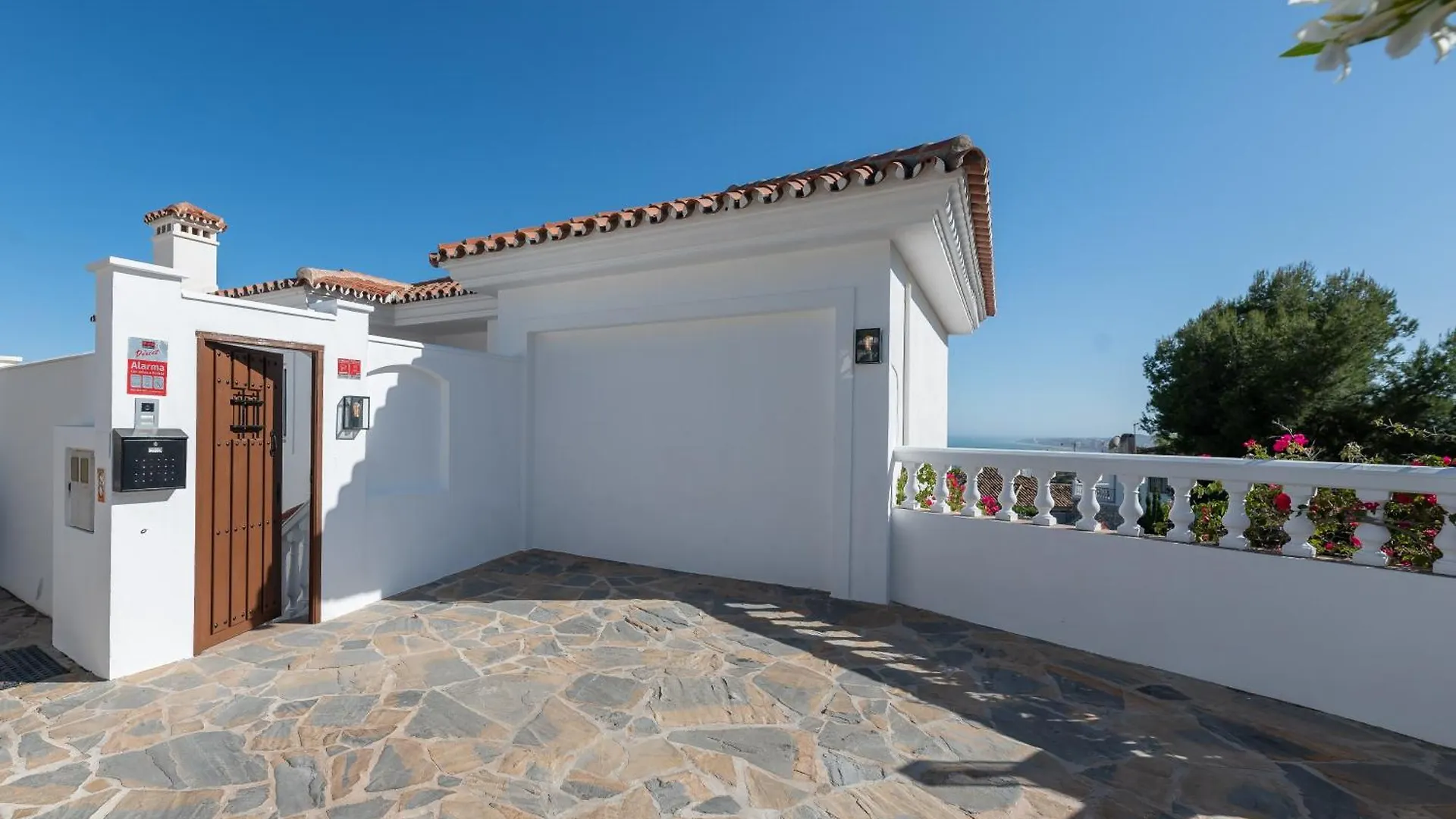 Villa With Sea Views & Heated Pool Benalmadena 0*,