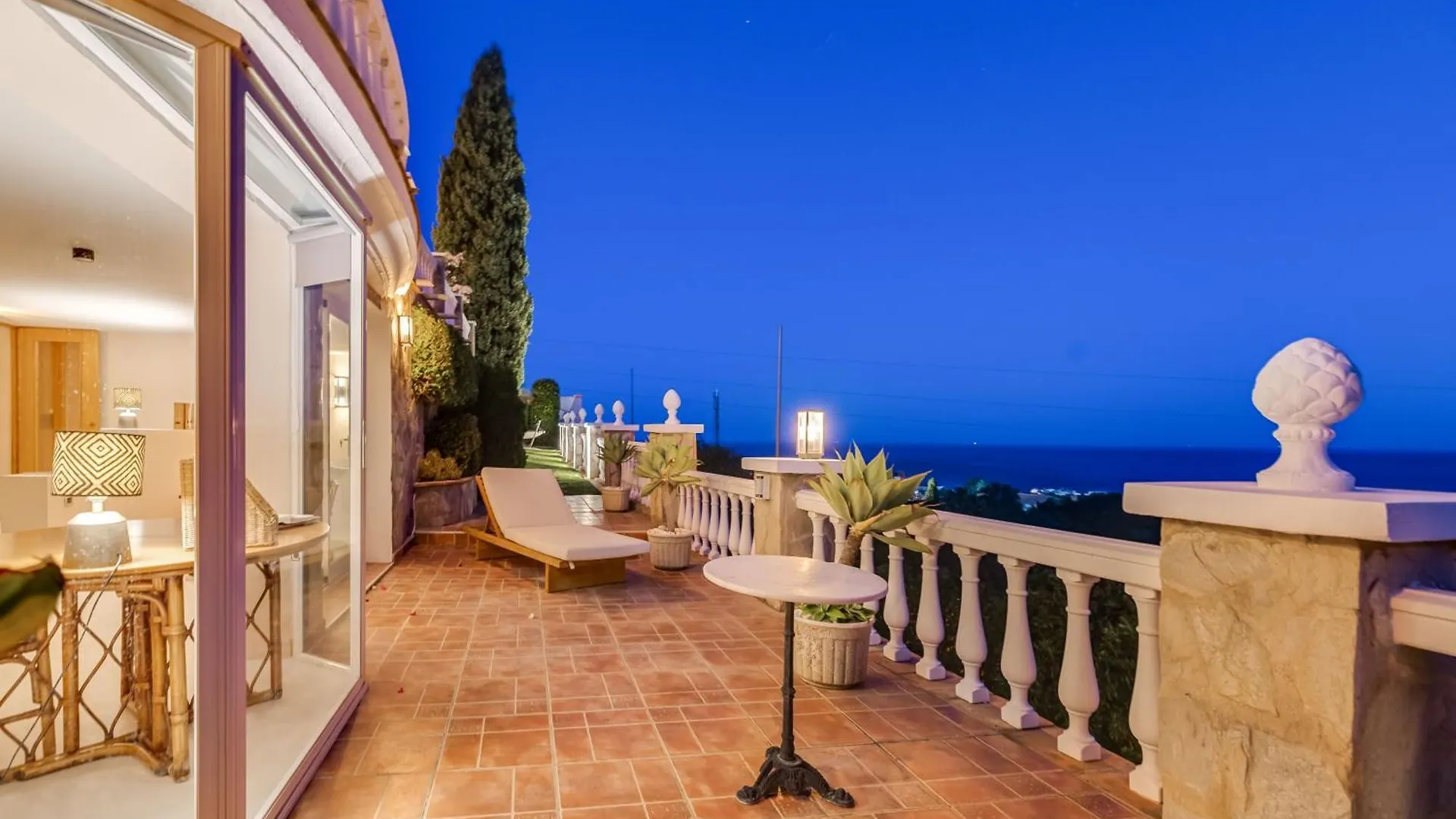 Villa With Sea Views & Heated Pool Benalmadena Spain
