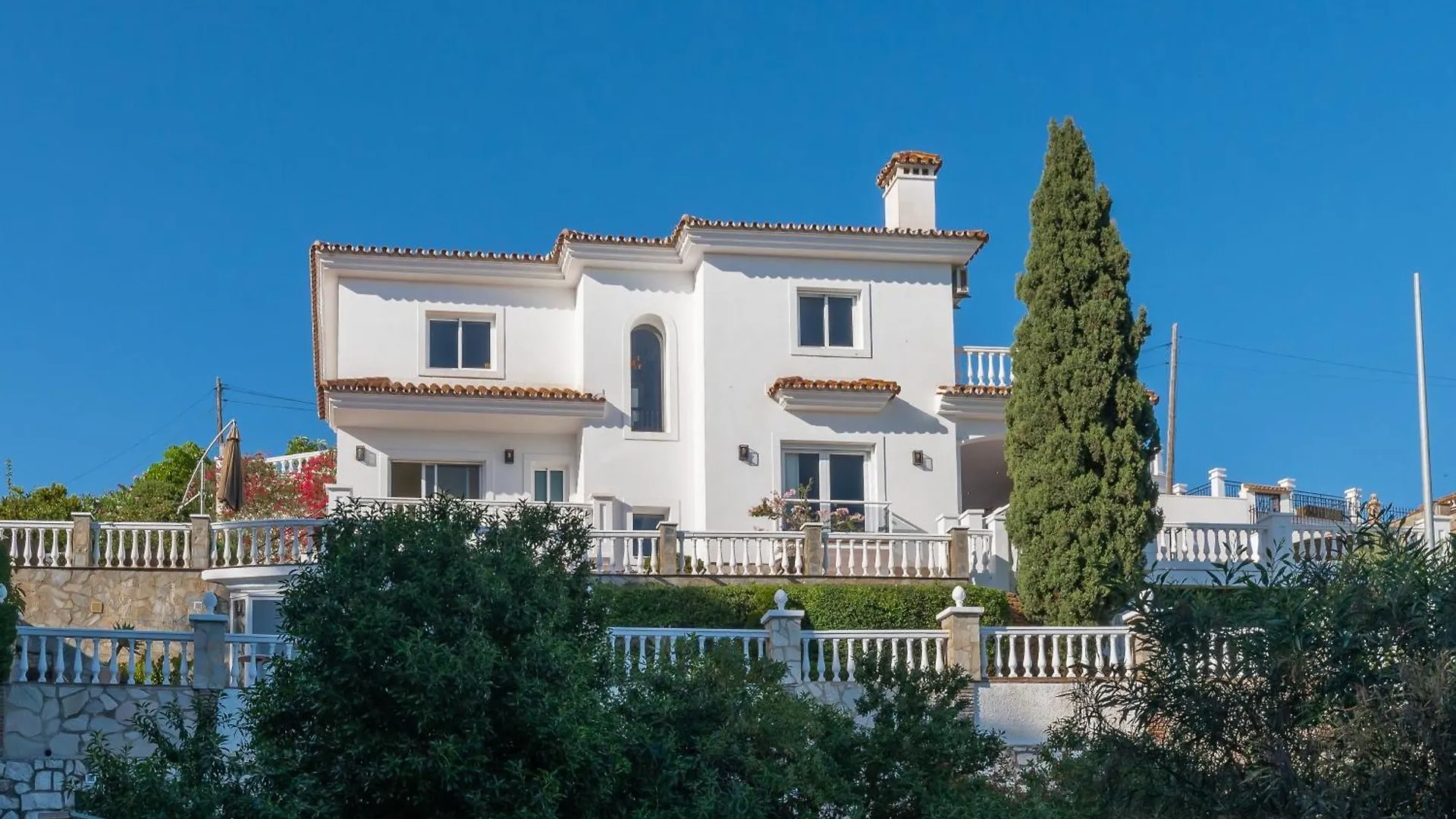 Villa With Sea Views & Heated Pool Benalmadena 0*,