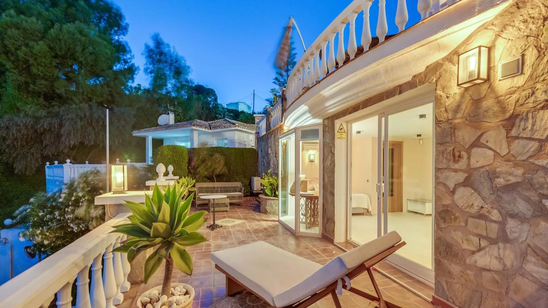 Villa With Sea Views & Heated Pool Benalmadena 0*,