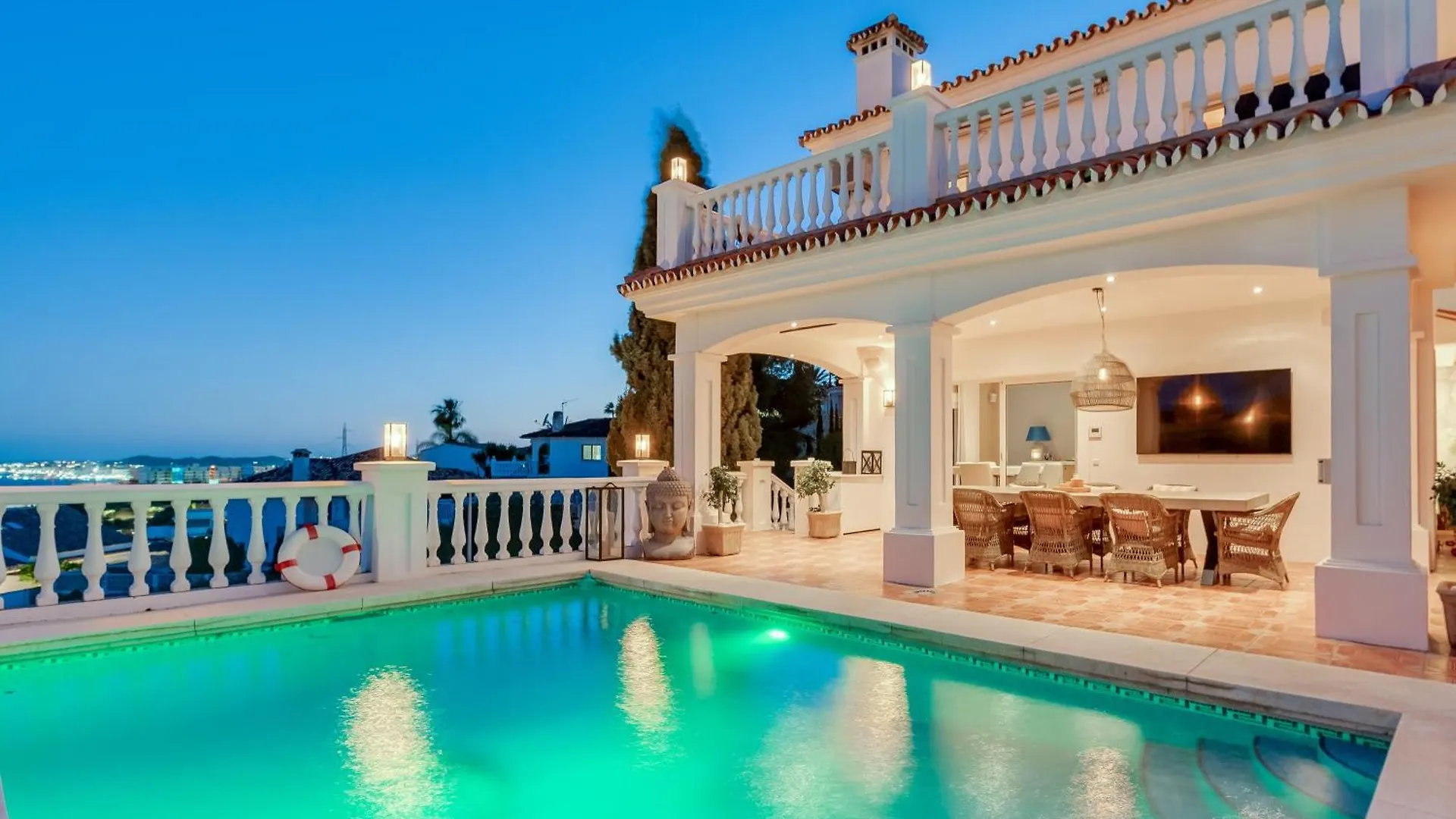 Villa With Sea Views & Heated Pool Benalmadena