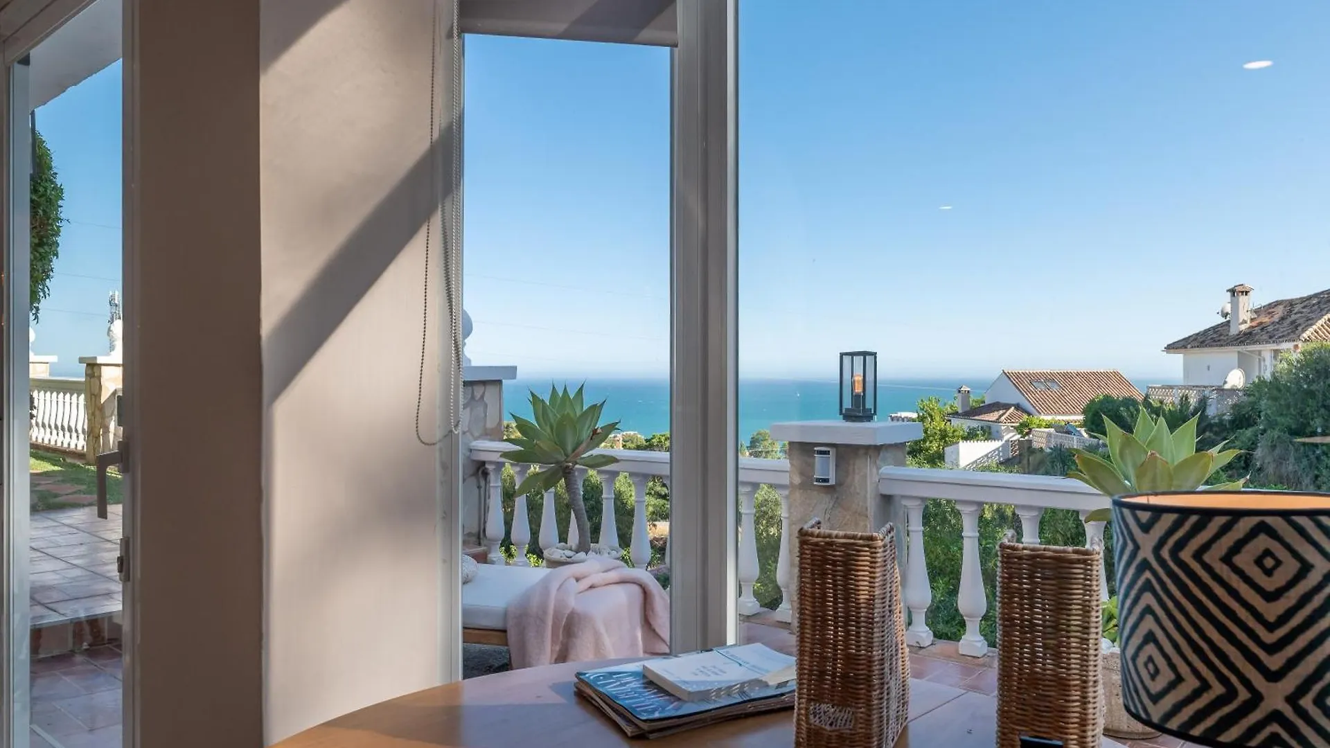 Villa With Sea Views & Heated Pool Benalmadena